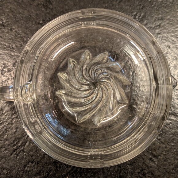 VTG Juice Clear Glass Juicer Orange Lemon Lime Citrus Reamer Squeezer Holder - Picture 6 of 9